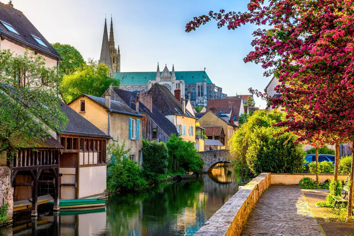 Traslado privado de París a Chartres